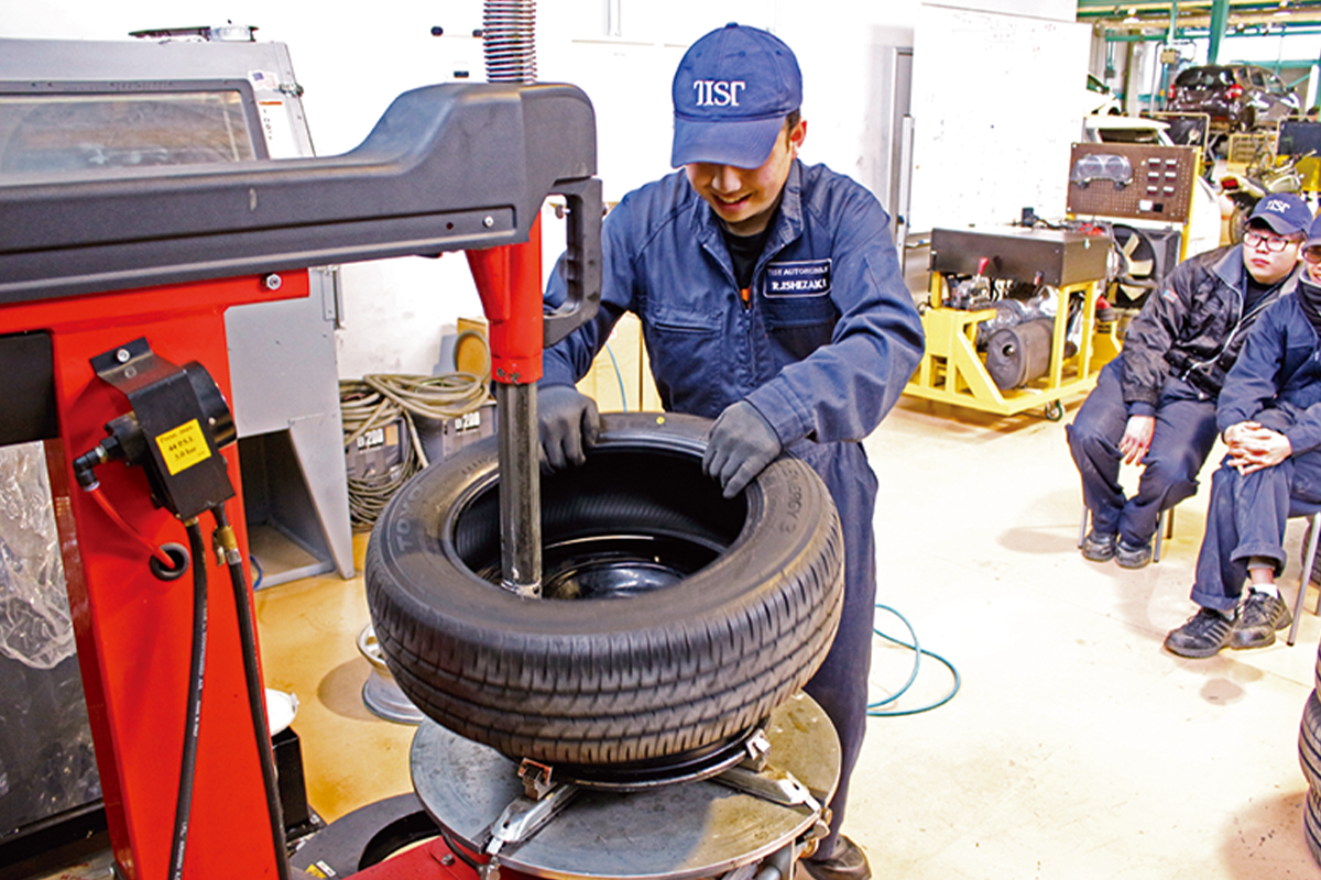 シャシ整備作業実習